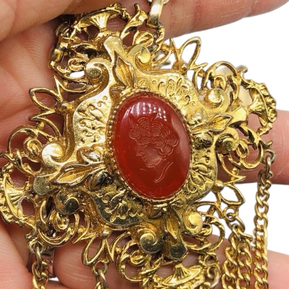 Vintage Victorian cameo carnelian glass pendant